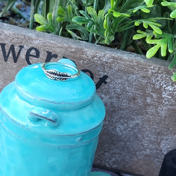 Antiqued silver vintage feather ring. Vintage, boho. New! Multiple sizes - Picture 6 of 6